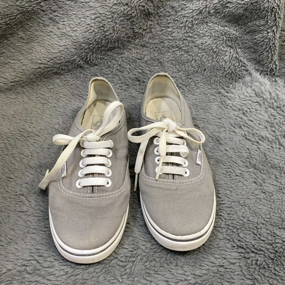 Vans Unisex Authentic Sneakers Grey Lace‎ Up W 7 M 5.5